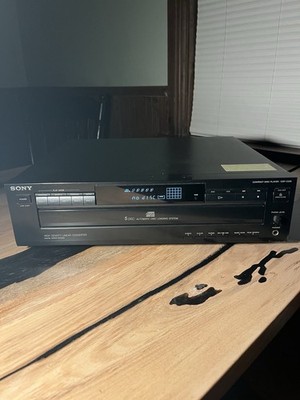 Sony CDP-C225 High Density Linear Converter Compact CD Player (See Description)