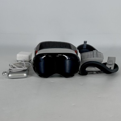 Apple Vision Pro VR Headset 512GB w/ Light Seal-21W - Fair w/ Smoke Odor