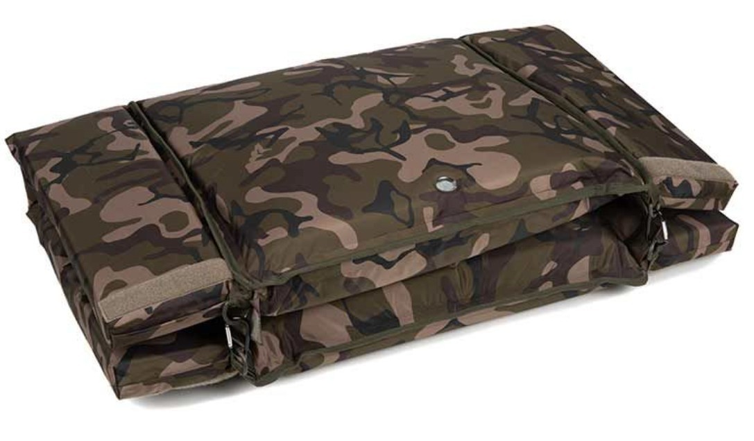 Fox Camolite Welded Flat Mat with sides - Carp Fishing Carp Care/Unhooking Mat
