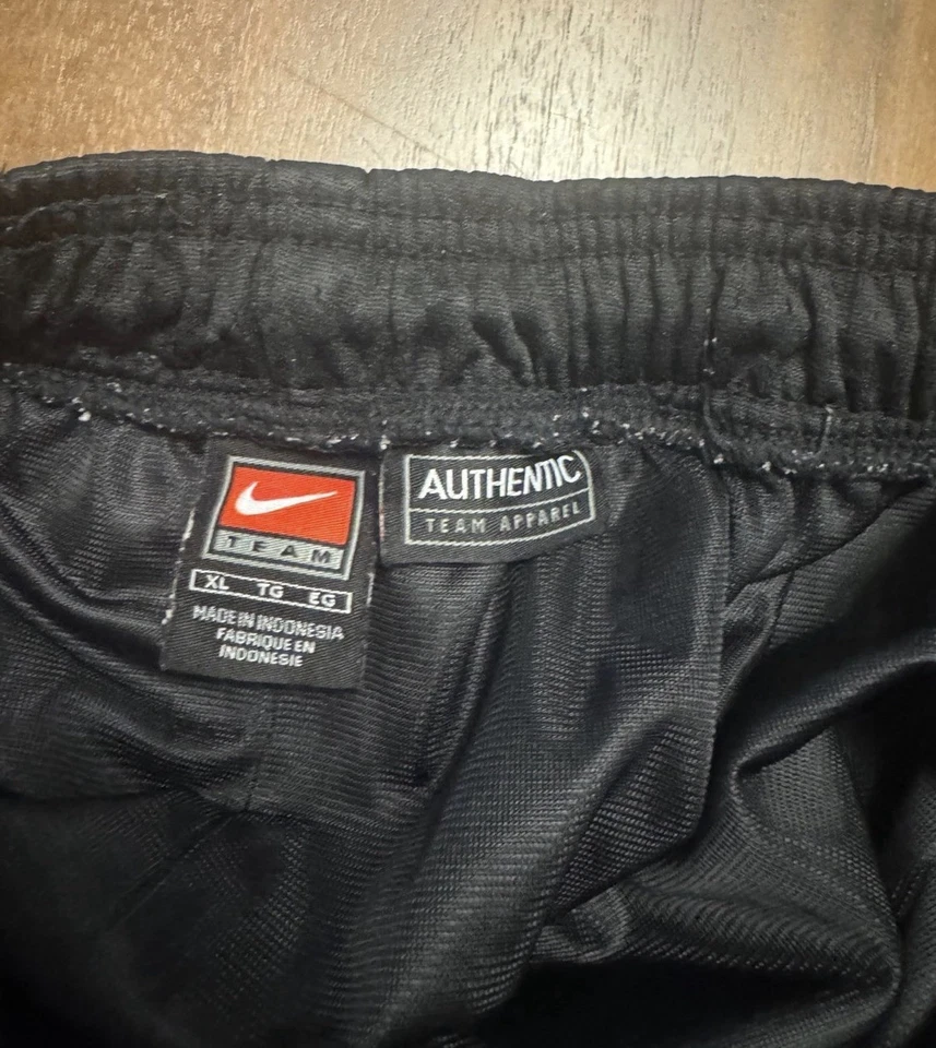 Pantalones Cortos de Baloncesto Nike Auténticos Etiquetados Wake Forest Demon Deacons Foto 4 de 4