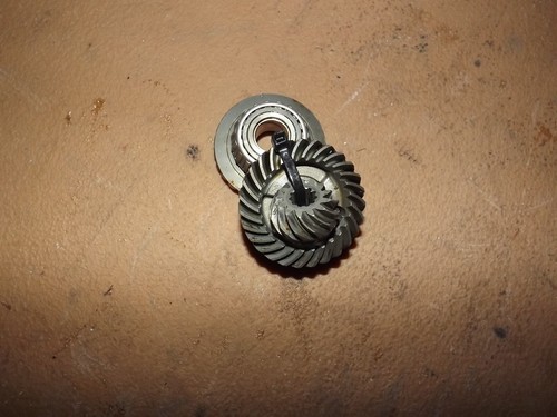 Honda 9.9 HP 4 Stroke Gear Set Assembly PN 41140-ZW9-000,41151-ZW9-000 - Picture 2 of 3