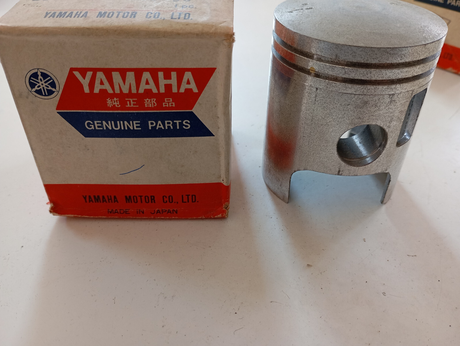 Piston Yamaha R3 pour restaurer votre moto 350 cc de 1968 et 1969 moteur 802 en cote standard