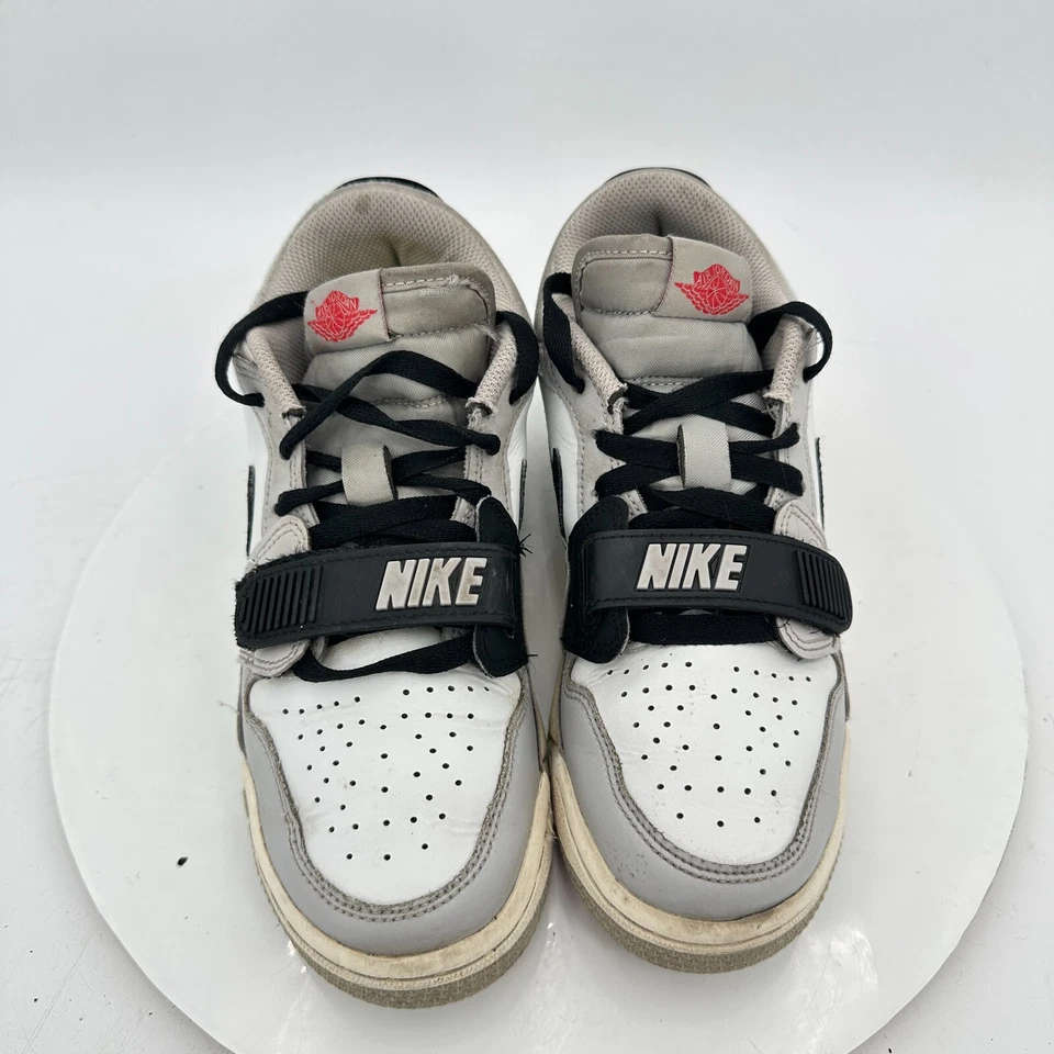 Tênis Nike Air Jordan Legacy 312 Youth tamanho 5Y feminino 6.5 CD9054 101 cinza cimento - Imagem 4 de 4