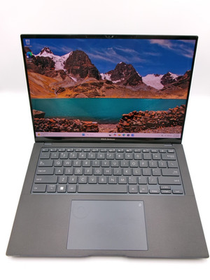 ASUS Zenbook Pro 14 OLED UX6404VI i9-13900H RTX 4070 32GB RAM 1TB SSD