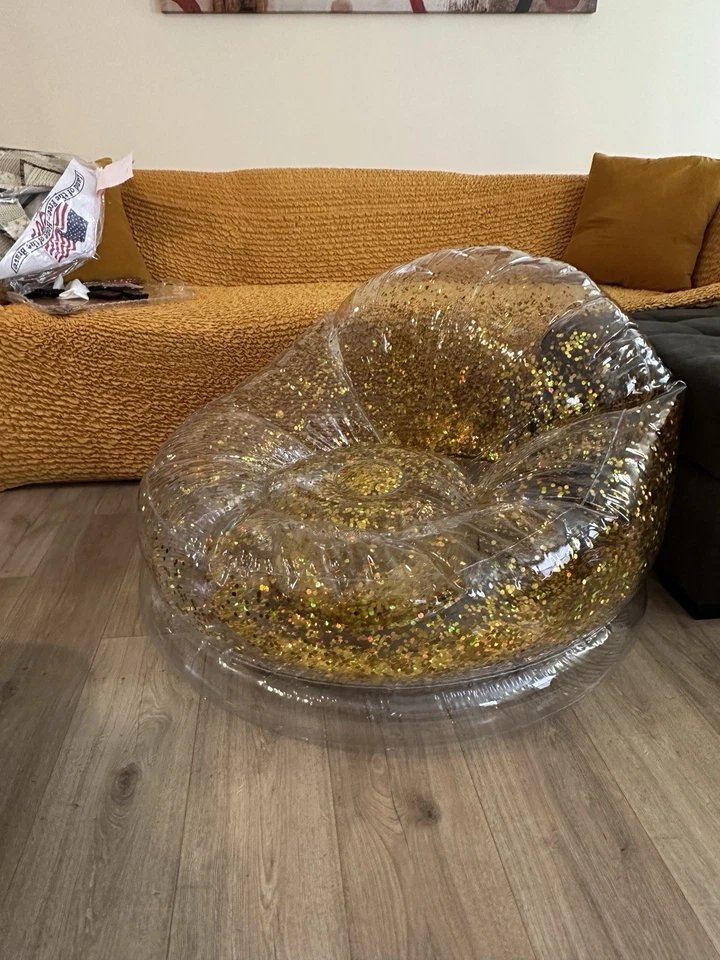 Silla de dormitorio inflable novedosa con brillo dorado Foto 2 de 4