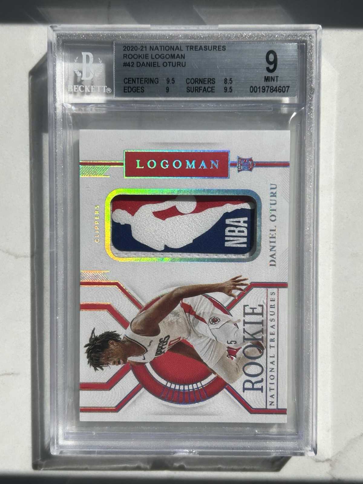 2020-21 National Treasures Daniel Oturu Rookie Logoman /5 BGS 9 
