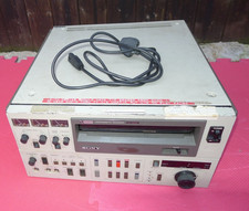 Sony Umatic videocassette recorder 3/4" cassette tape player VO-5850P U-Matic