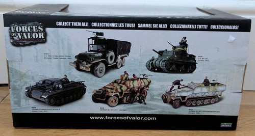Unimax Forces of Valor 1:32 U.S. 6x6 1.5 Ton Cargo Truck ETO 1945, No. 81018 - Picture 4 of 6