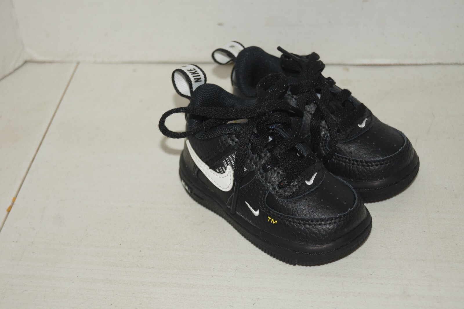 Nike Air Force 1 LV8 Low Black/White Toddler Size 4C AV4273-001 thumbnail 6