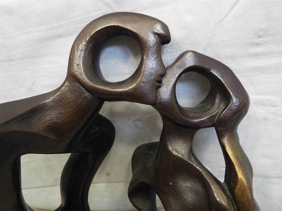 Austin Sculpture Modern Art Kissing Couple Martel Wedding
