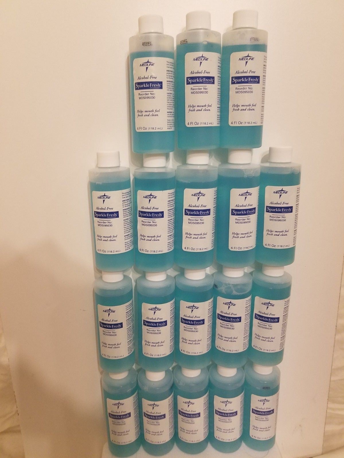 Medline Alcohol-Free Sparkle Fresh Mouthwash, 4 oz (Pack of 18) NEW