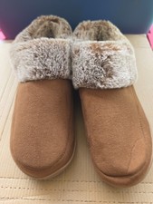 Dearfoams Women s Medium 11 /12 Indoor Outdoor Clog Slippers Comfy Cozy Faux Fur