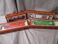 Lot of 4 Vintage 70's 80's Tyco HO Scale Train Cars  Various Models