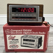 GE Compact FM/AM Electronic Digital Clock Rad...