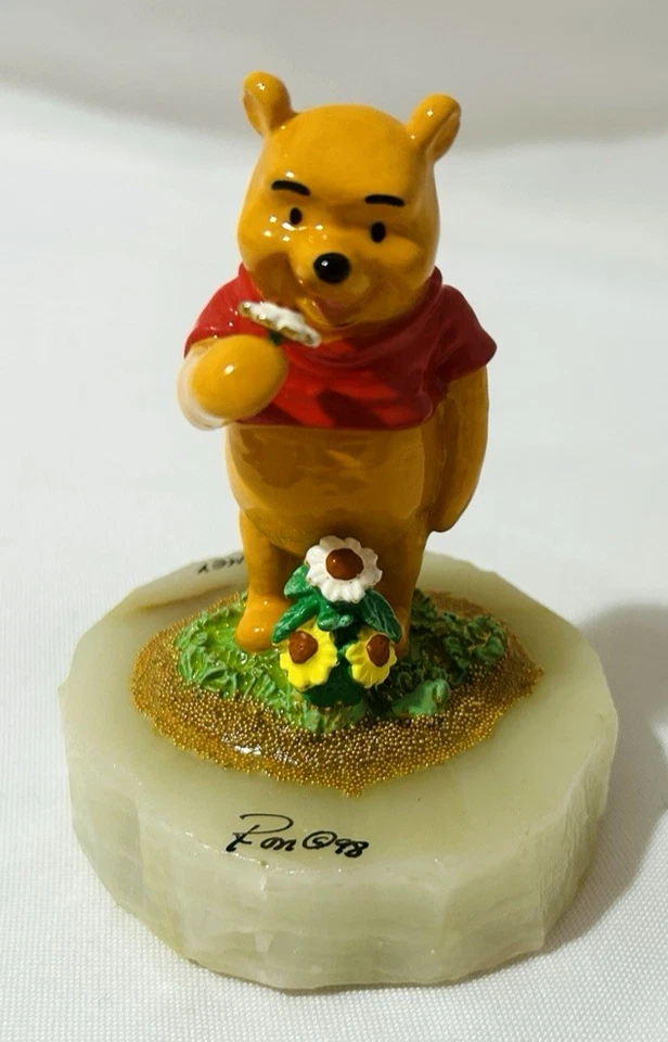 1998 Disney Ron Lee Winnie the Pooh Figurine #967/2500 Size 4.5"x3.25" - Image 2 of 4