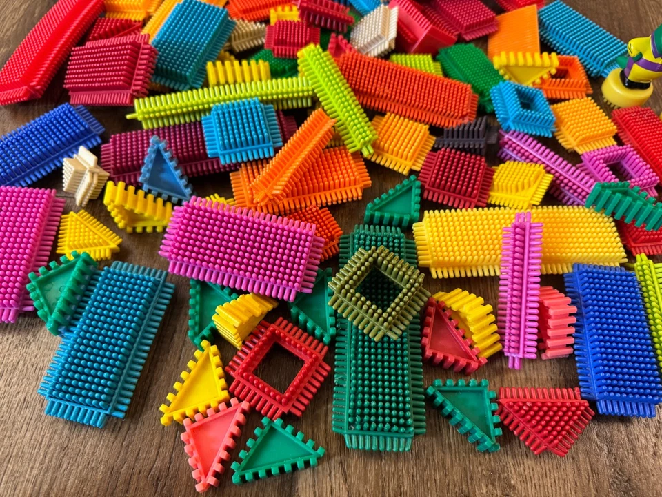 Bristle Blocks Building Assorted Lot 85 PC Figures People Loose STEM Toys Bundle - Image 4 of 4