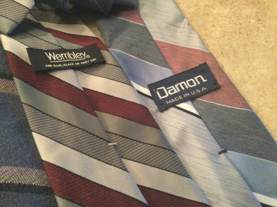 Lote de 20 corbatas de cuello vintage para hombre Wembley, Stafford para uso, manualidades o reventa Foto 3 de 4