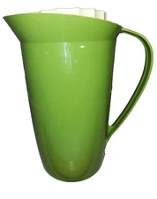 VTG 1970's Avacado Green Plastic Pitcher w/lid Stanley Home Party Premium 2qt.