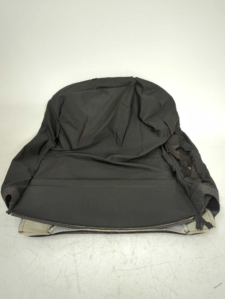 全新 原始设备制造商 正品 三菱 右握 前座 保护套 2021 - 2024 Mirage G4 黑色 — 第 3/4 张图片