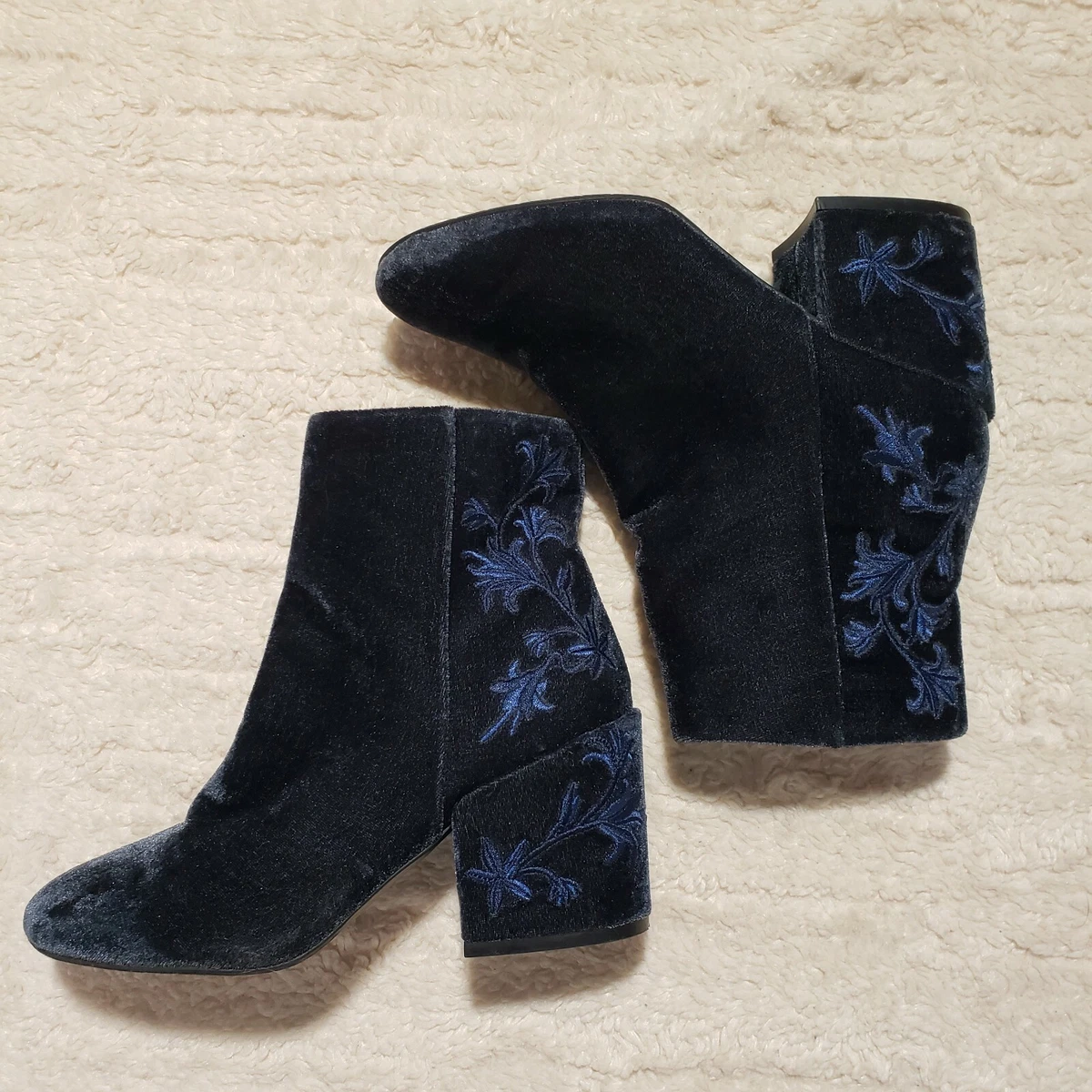 Kenneth Cole Renna Floral Embroidered Blue Velvet Boots Size 6.5 M