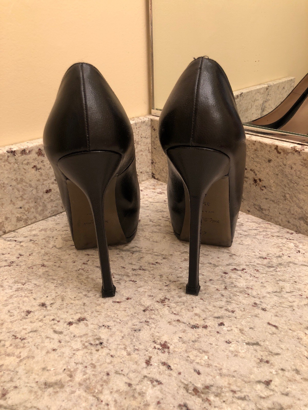 Saint Laurent (Ysl) décolleté platform omaggio nero ciottolato 39 $895