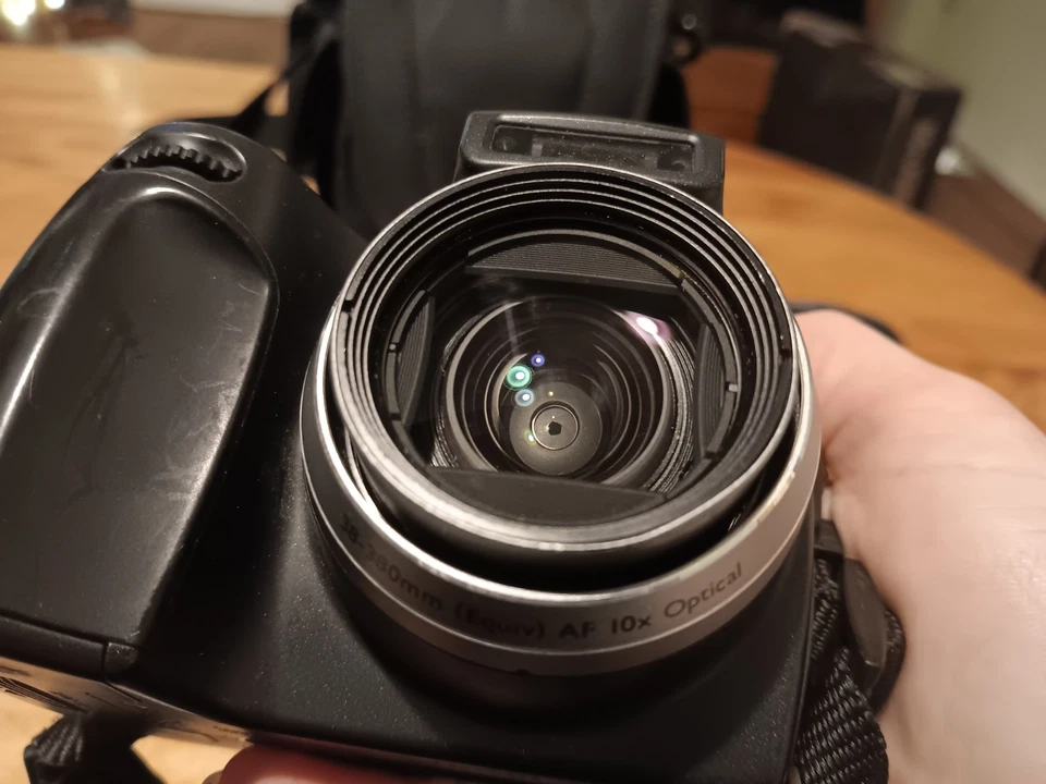 Kodak EasyShare DX6490 - 4.0MP Digital Camera - Black w/ LowePro Carrying Case - Image 4 of 4