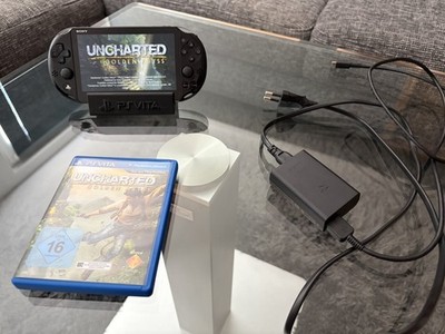 PS Vita Slim + Uncharted Spiel + 8/16 GB Speicherkarten + Tasche