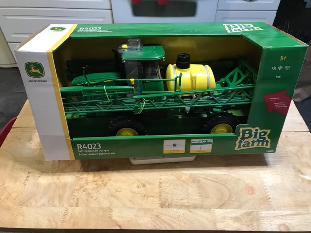 big farm john deere sprayer