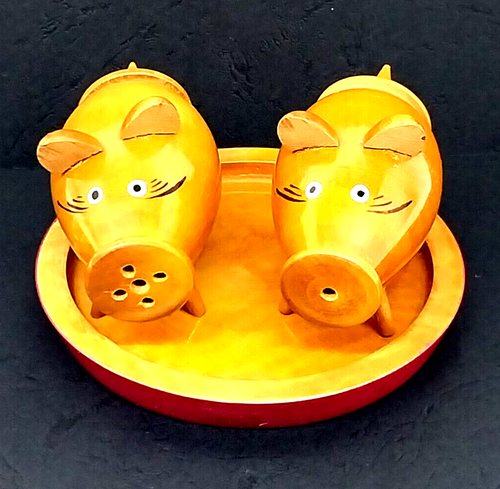 Vintage Retro Wood Turned Pig Shaped Salt & Pepper Shakers With Coaster 80’s - Picture 7 of 8