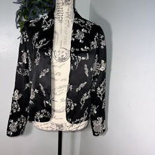 Chico s, 2, Silk floral Embroidered open front squared collar longsleeve blazer
