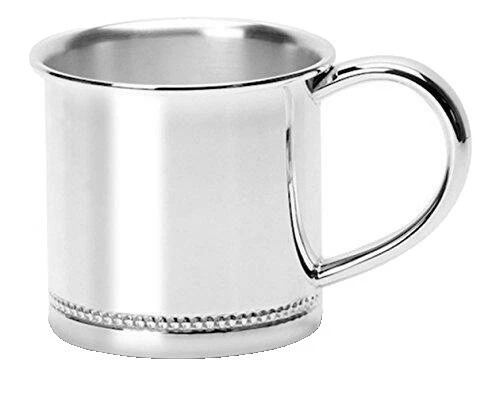 Tazas y platillos de latón