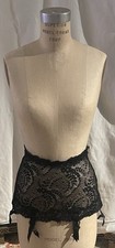 LA PERLA STRETCH LACE GARTER, NEW SEE DETAILS , FITS SIZE 4 OR SMALL 6.