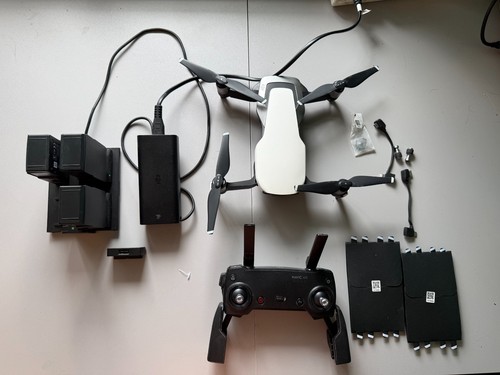 DJI Mavic Air 4K-Fly More Combo in White Original Bag, 2 extra Bats. Total 3 - Picture 11 of 12