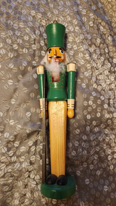 vintage German soldier nutcracker appears to be from the Erzgebirge region