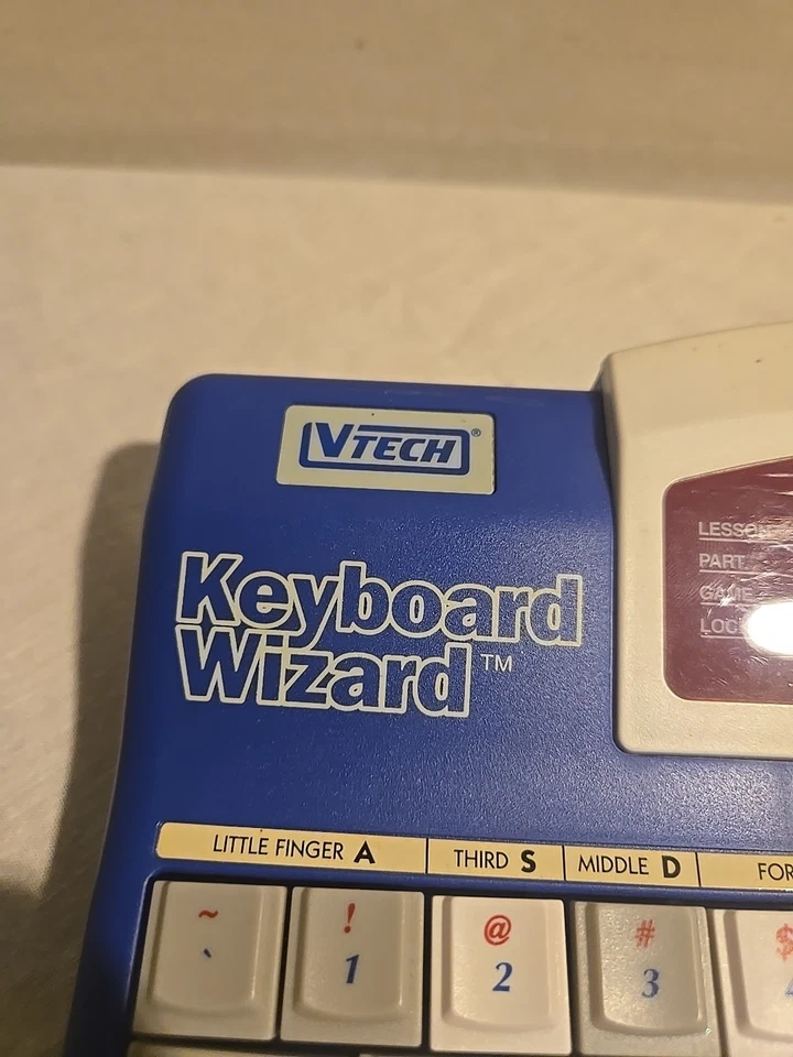 VTech Smart Play Keyboard Wizard Learn to Type w/ Built In Activities Vintage - Image 2 of 4