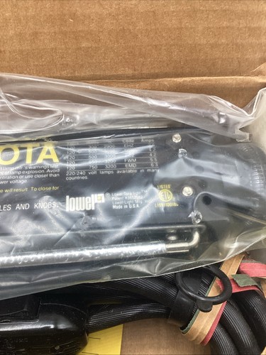 NOS Lowel Tota-Light T1-10 Tungsten Flood Light 500W Studio Video Photography - Foto 6 di 8