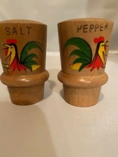 Vintage Wooden Rooster Salt and Pepper Shaker Set With Bottoms No Damage