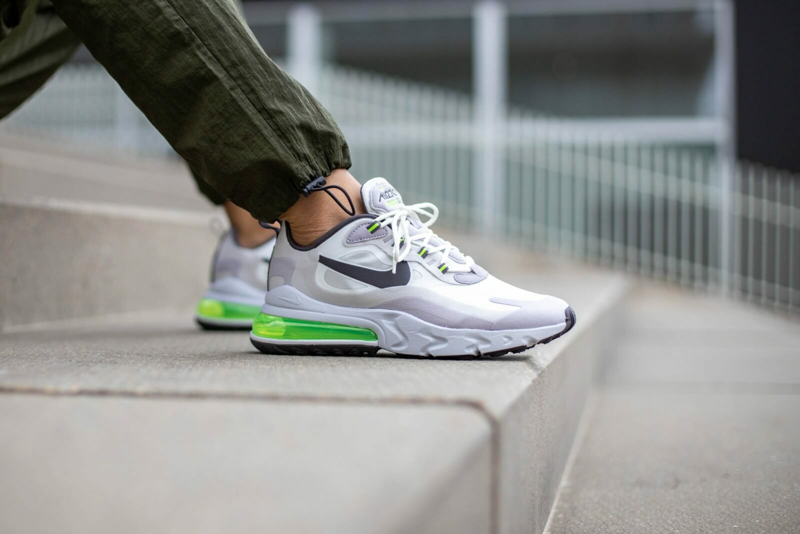 Size 11 5 Nike Air Max 270 React White Grey Electric Green For Sale Online Ebay