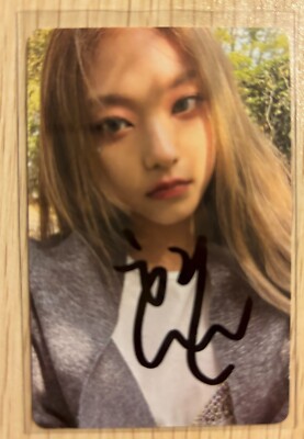 ニュージーンズ　ヘリン　HAERIN サイン入り K-POPカード　トレカ NEWJEANS [NEW JEANS] HAERIN Autographed Signed Photo Card PC | eBay