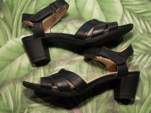hush puppies black sandals womens
