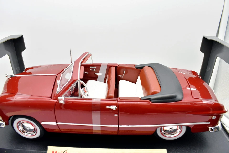 Modellino auto scala 1:18 Ford 1949 maisto diecast modellismo statico collezione - Immagine 4 di 4