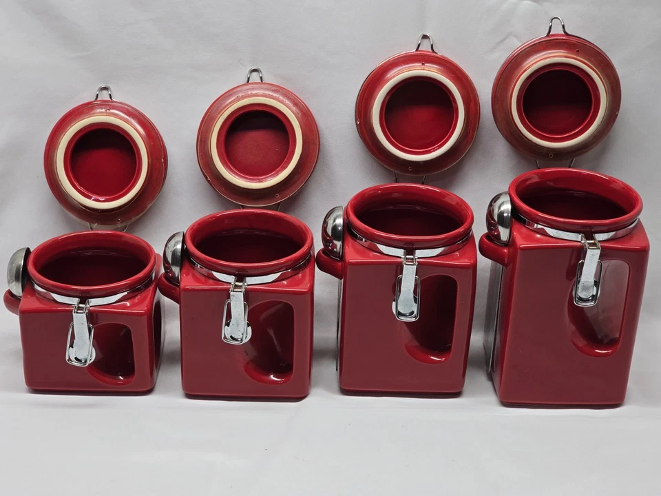 Juego de botes rojos OGGI - 4 piezas con cucharas - buenos sellos de tapa, sin desgaste ni daños Foto 4 de 4