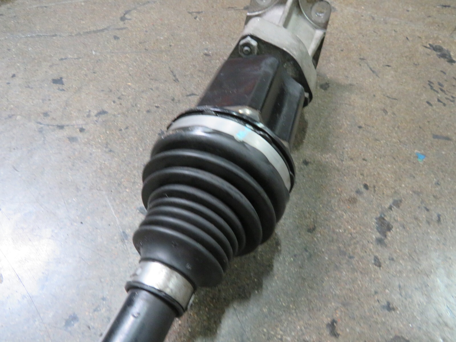 Maserati Quattroporte, Ghibli, LH, Front Axle Shaft, Used, P/N 670032034