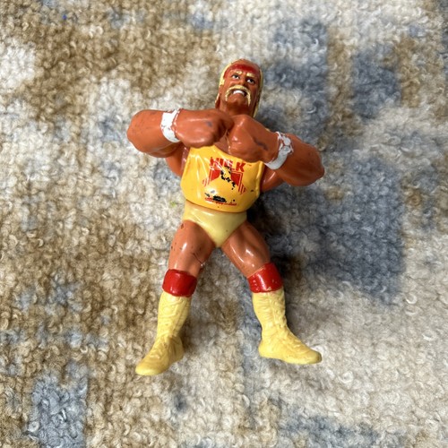 Vintage WWF Hasbro Wrestling Figure Hulk Hogan WWE...