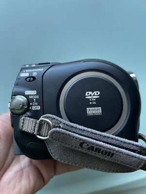 Canon DC310 DVD Camcorder for Parts