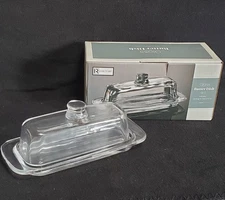 "Premium Glass Butter Dish with Lid: Stylish Serveware for Fresh Butter!"