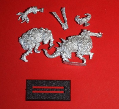 Epic 40k, 40,000 -Tyranids - Classic Metal Tyranid Dominatrix