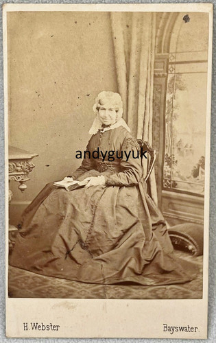 CDV DAME TRÄGT MOTORHAUBE VON WEBSTER BAYSWATER BEMALTER HINTERGRUND ANTIKES FOTO