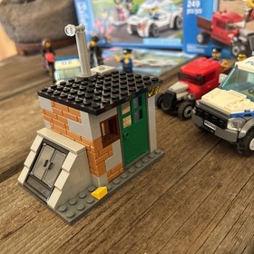Lego City Police Lot Of 60048 And 60042