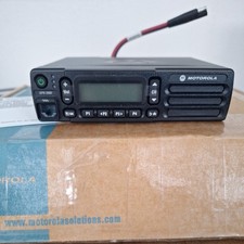 Motorola XPR2500 MOTOTRBO UHF 403-470 MHz 40w 128ch mobile radio AAM02QPH9JA1AN